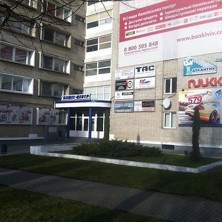 לבוב Molodizhniy Hostel מראה חיצוני תמונה
