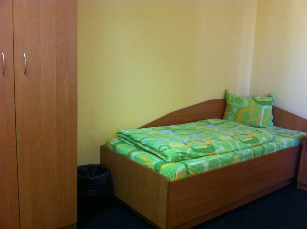 לבוב Molodizhniy Hostel חדר תמונה