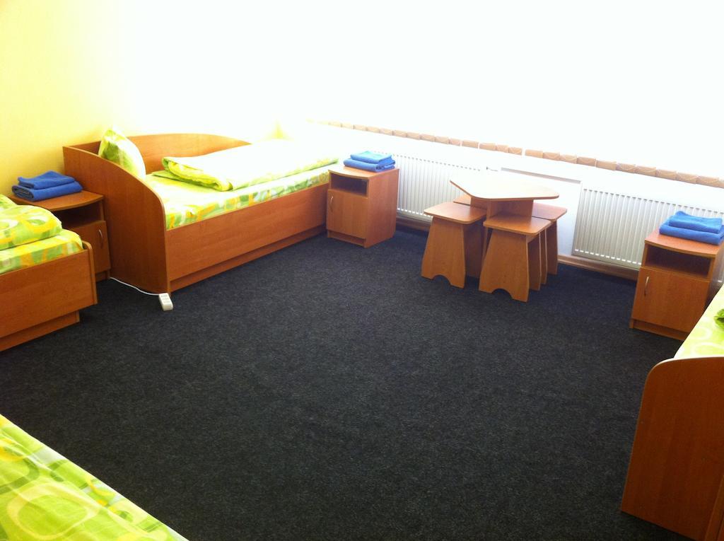 לבוב Molodizhniy Hostel חדר תמונה